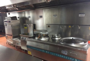 长沙学校食堂设备回收：厨房设备、空调回收、桌椅回收